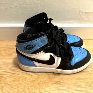 Boys Jordan 1’s size 1